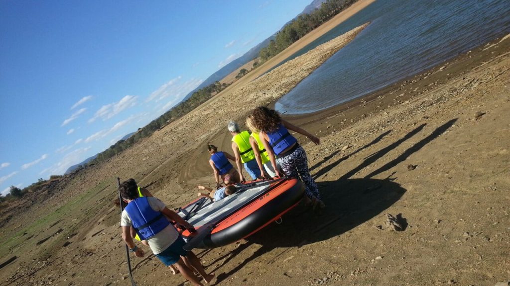 Practica Paddle surf en lagos, Extremadura, Panthos