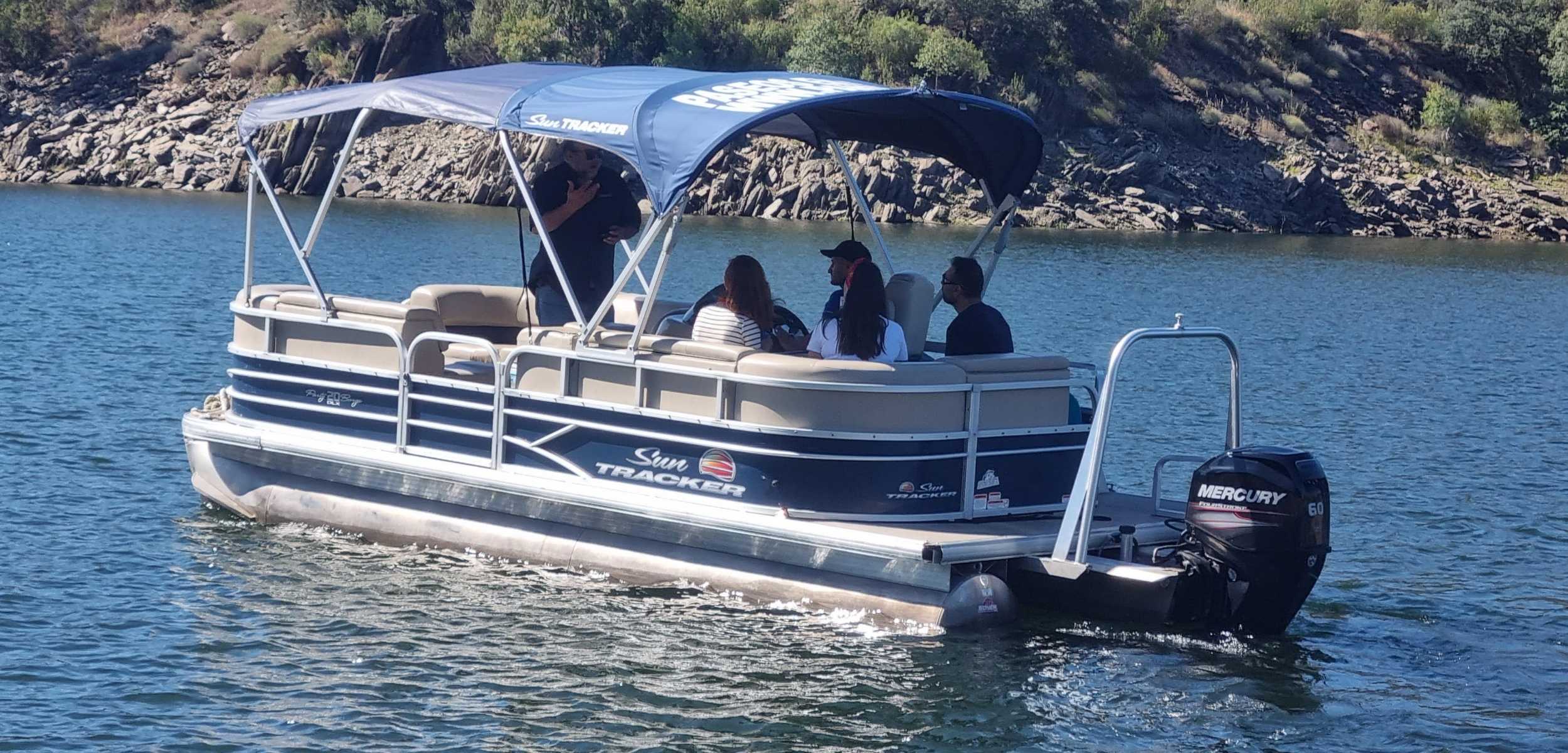 Celebra tu evento en un barco, eventos en barco, cumpleaños en barco, despedida de soltera en barco, turismo Extremadura