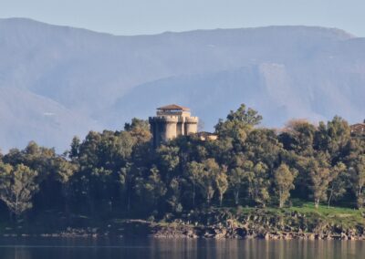 Granadilla desde el embalse de Gabriel y galán