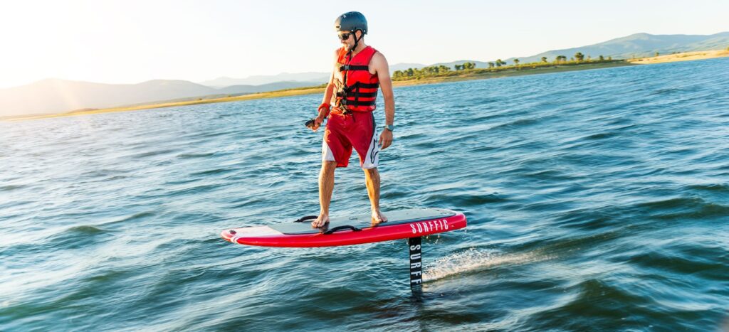 Wakeboard en Extremadura, disfruta del agua con Panthos 3 e-Foil